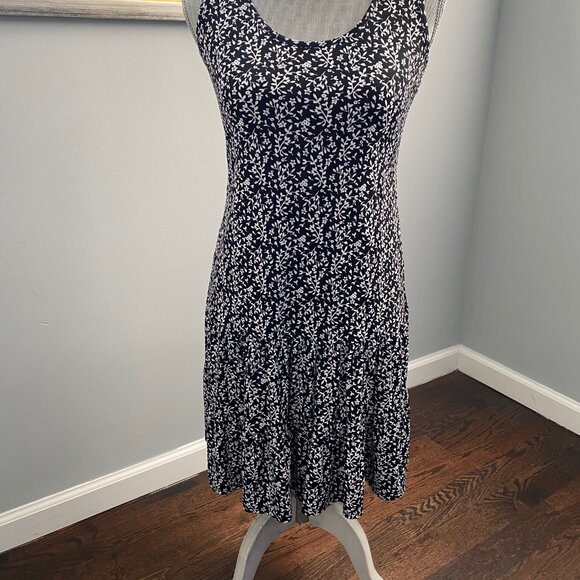 "Ivy Lane" Like New Sleeveless Flared Bottom Dress Size S - Picture 4 of 4